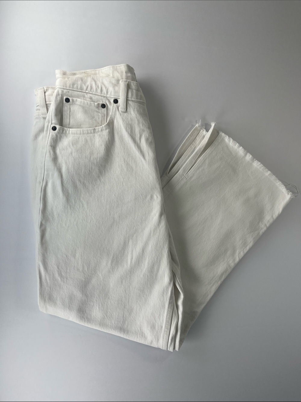 Abercrombie & Fitch Ultra High-Rise Kick Flare Jeans — Clean White Sz 10